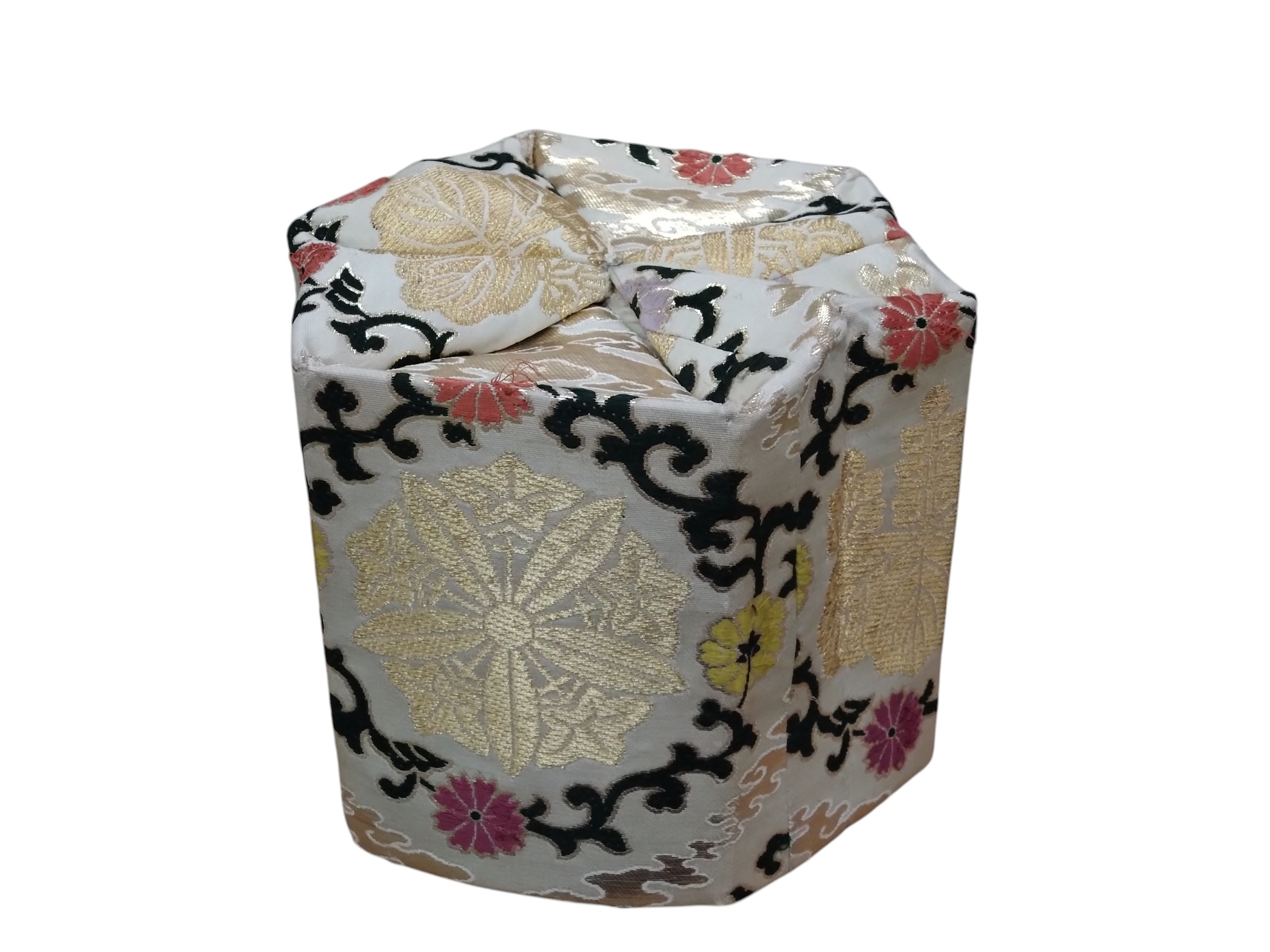 金襴六角帽子